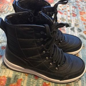 Lace up and Zipper boots